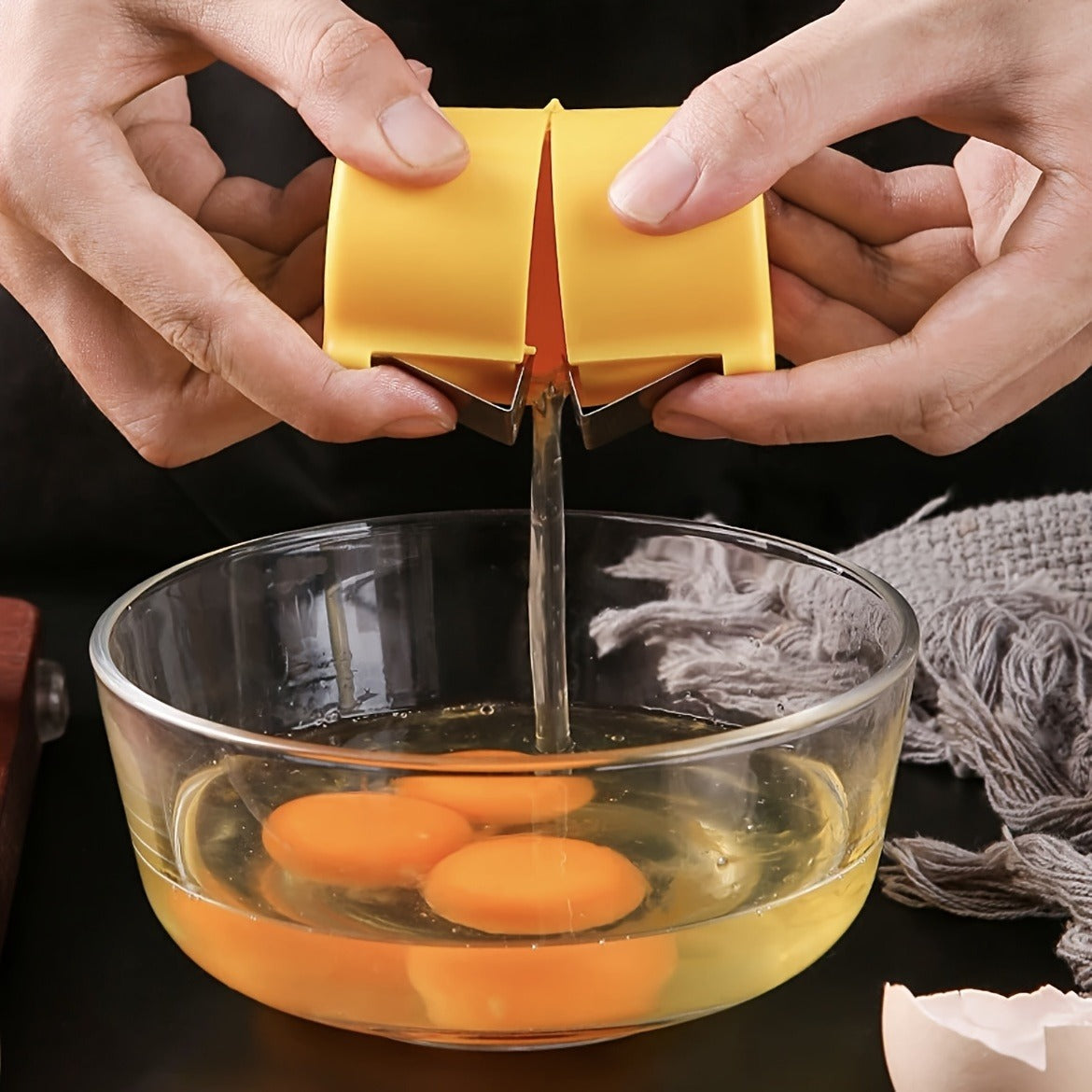 The HUA™ Easy Egg Cutter